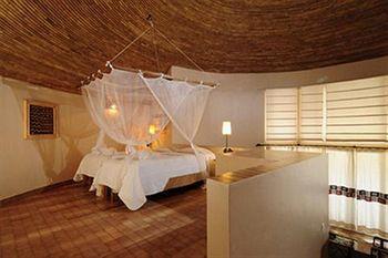 Espadon Hotel Мбур Екстериор снимка